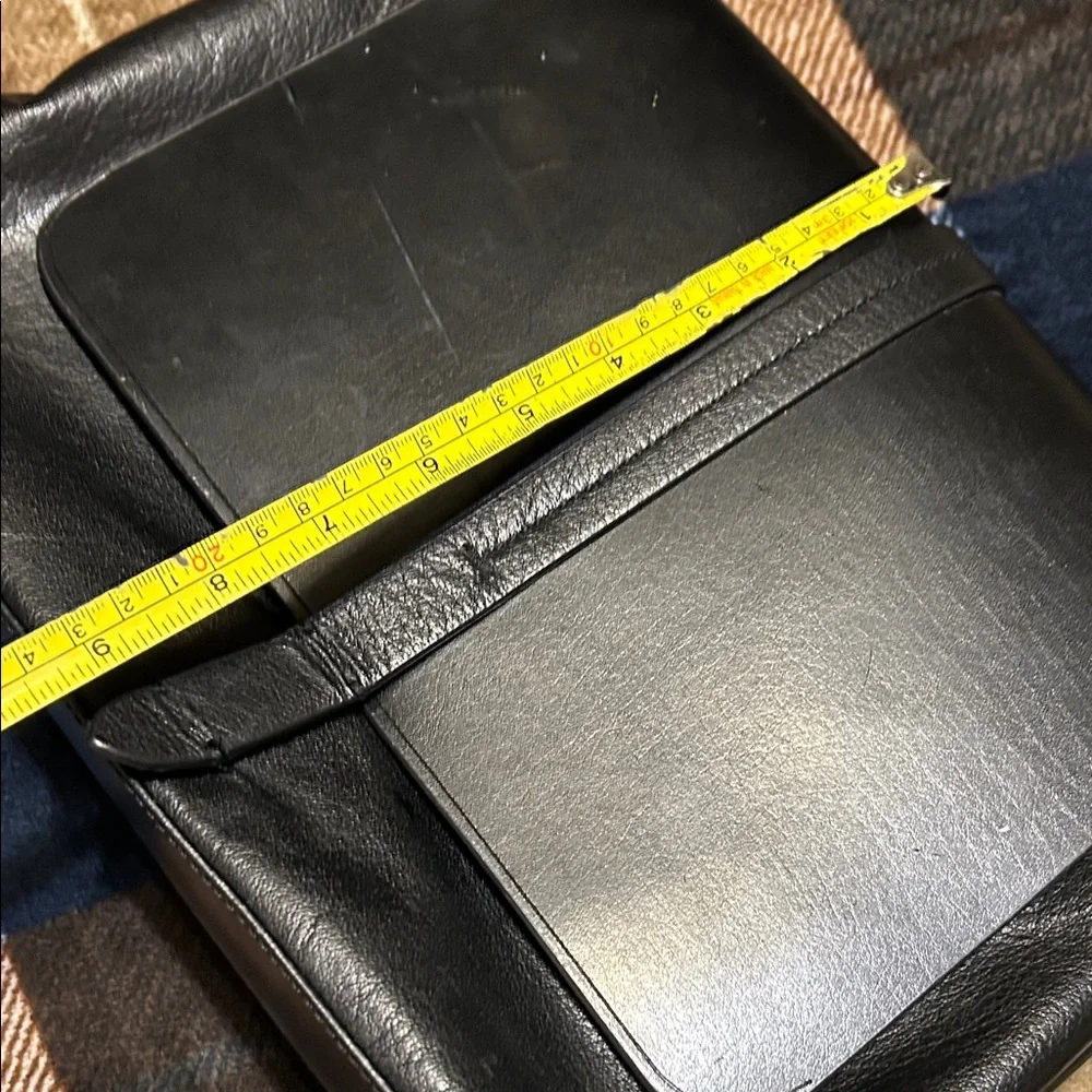 Kelsi Dagger Black Leather Shoulder Bag - Picture 10 of 12